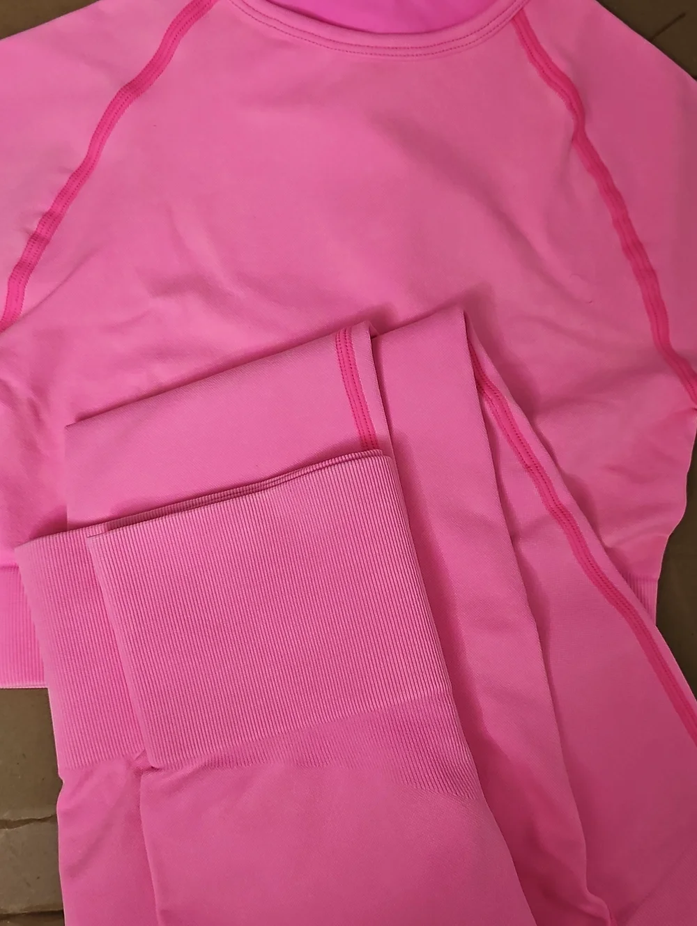 Crop Top Matching Leggings 2PC Seamless  Activewear set Vibrant Pink XS/S New